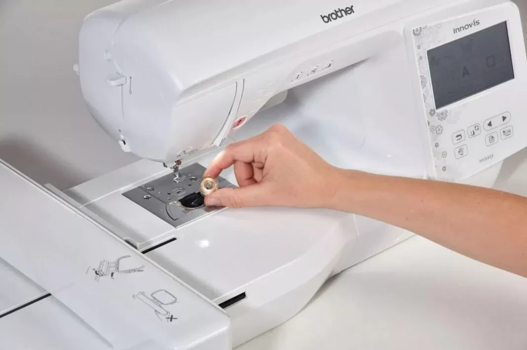 BROTHER INNOV IS 880E Masina de brodat SENIORTEX 6