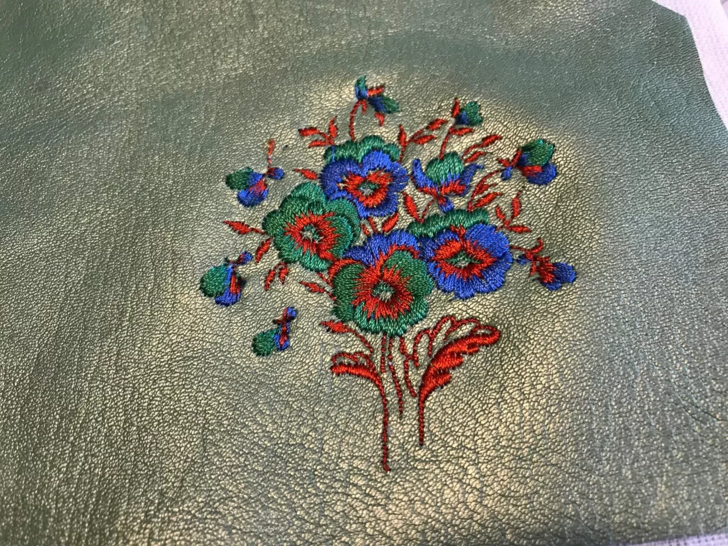 Masina de brodat cu 4 capete si 12 15 ace seniortex 3